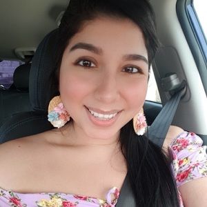 Meet your Posher, Vanessa